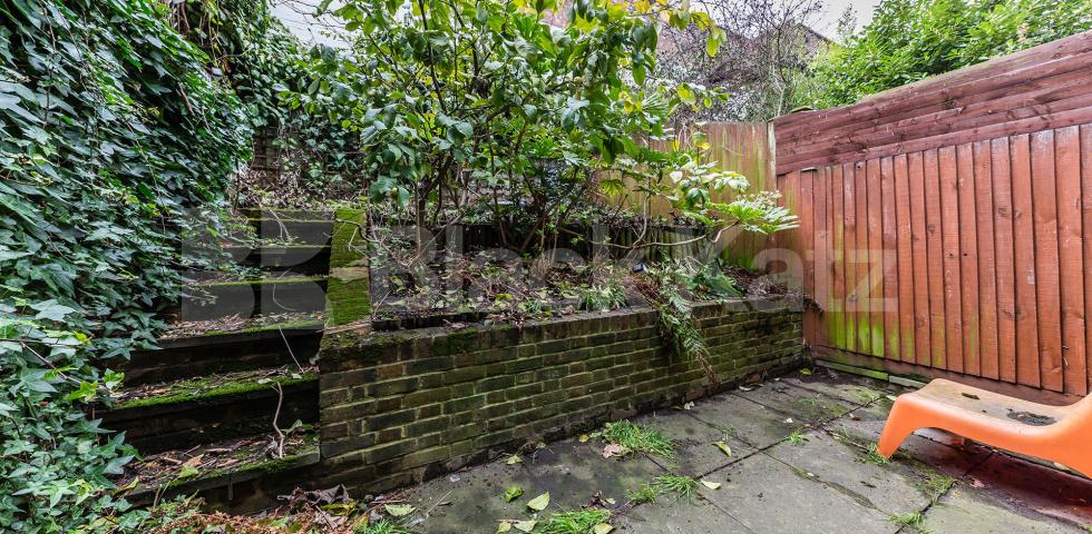 Beautiful 3 bedroom,3 bathroom Apartment with Garden mins to Tube & Regents Park Jamestown Road , Regents Park / Camden